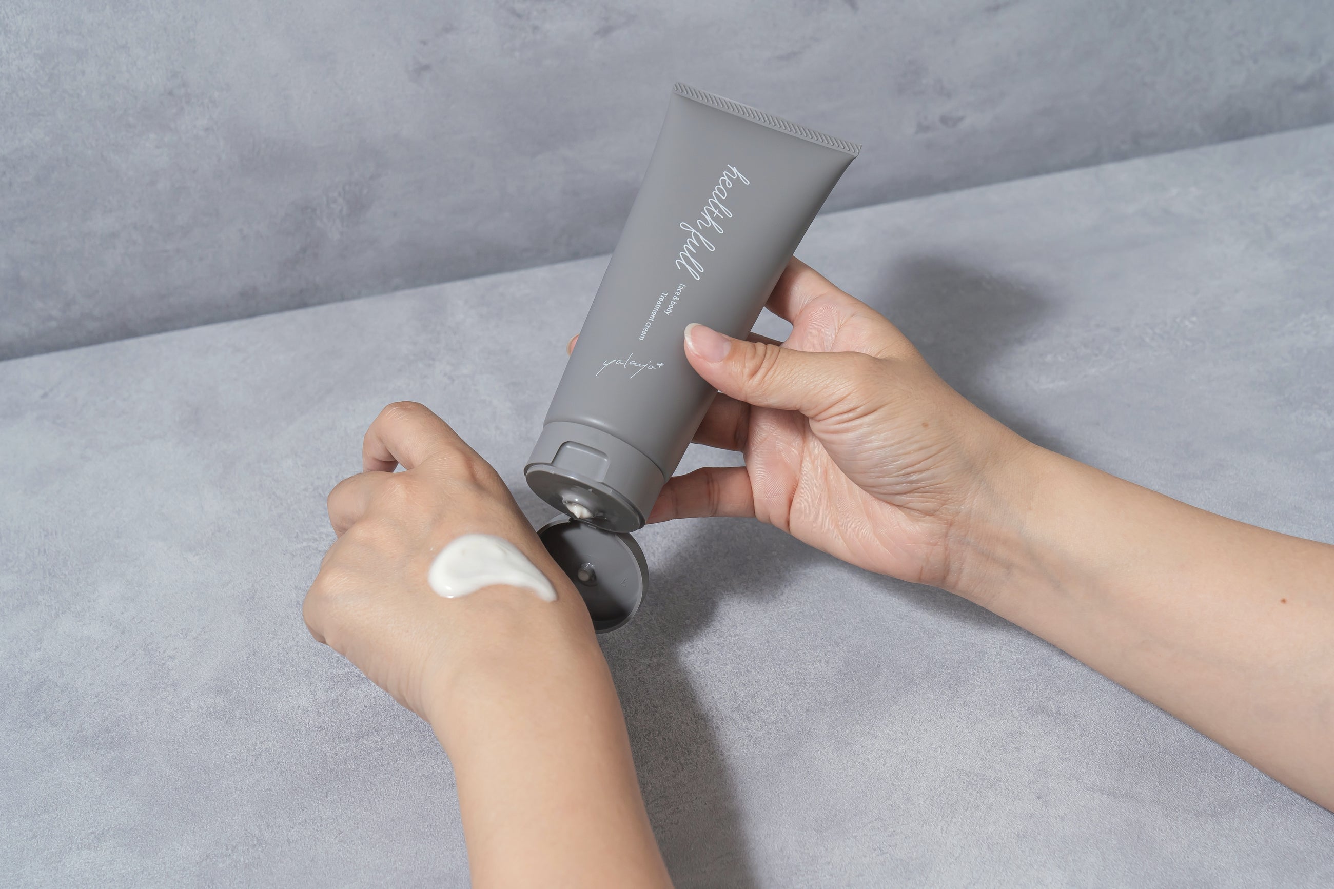 ヤクジョ+フェイス&ボディトリートメントクリーム